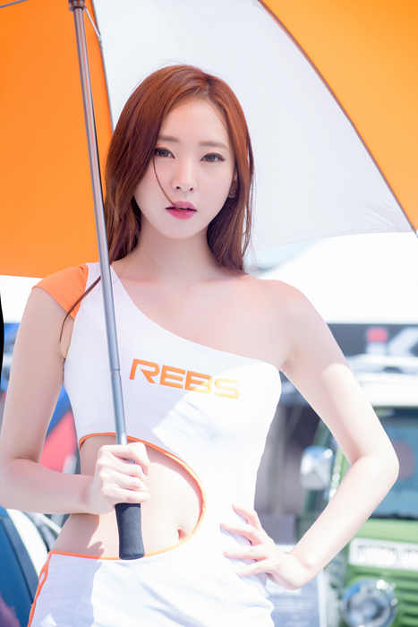 REBS 전속 레이싱모델 서윤지