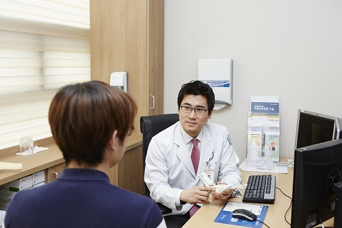 반복적인 ‘발목 접지름’, 최소절개 외측인대 봉합술로 치료가능