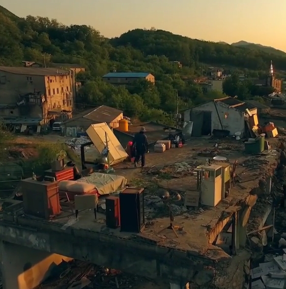 출처:/ 아이언 SNS 영상 캡처