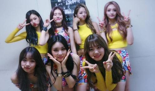 출처:/ 아이오아이 SNS