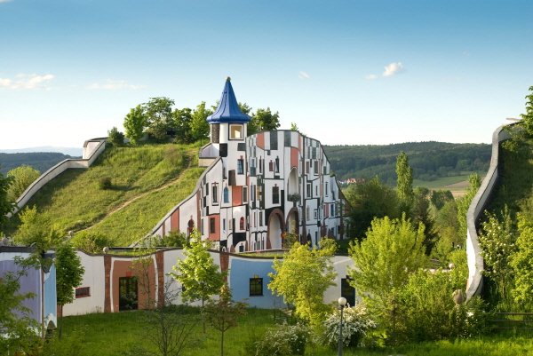 ARCH 100 블루마우 온천 휴양지. 사진=2016 Hundertwasser Archive, Vienna
