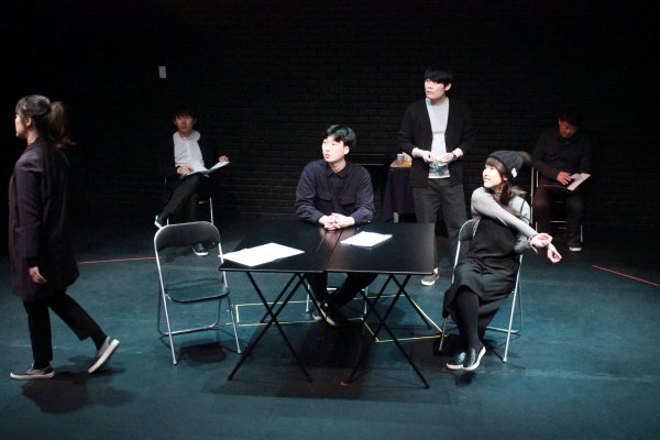 ‘카논-안티고네’ 공연사진. 사진=극단/소극장 산울림 제공