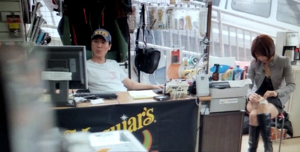 영화 ‘흔해빠진 연애’ 배현경 배우(오토바이숍 사장식 역). 사진=배현경 제공