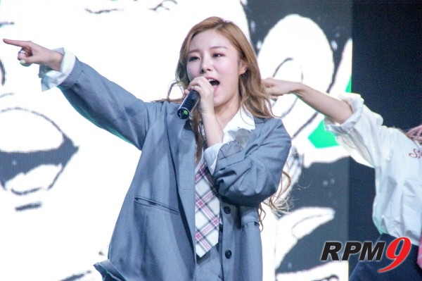 [포토] 마마무 휘인, '흥 of 흥 휘인이의 허세는 이렇다'(미니앨범 'purple' 쇼케이스)