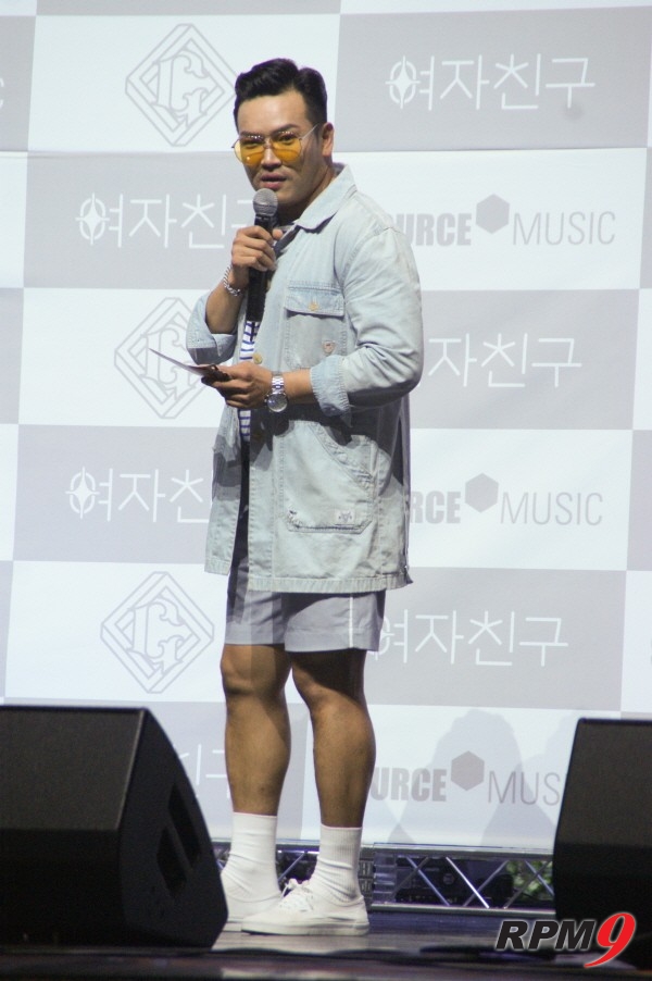[포토] MC 딩동 '갓자친구에겐 역시 갓딩동!'(여자친구 패러렐 쇼케이스)