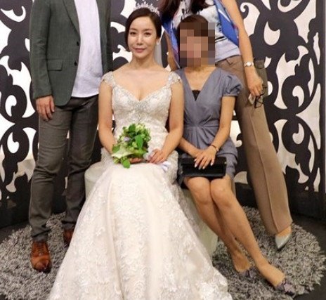 정정아, 웨딩드레스 자태 공개 ‘신부대기실서 환한 미소’