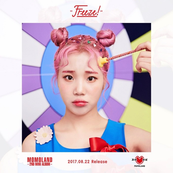 걸그룹 모모랜드의 멤버 주이의 음료CF영상은 총 250만의 조회수와 각종 패러디를 낳으며 크게 인기를 얻고 있다. (사진=더블킥컴퍼니 제공)