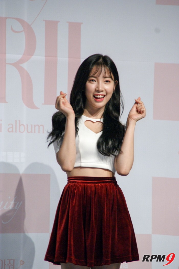 20일 서울 청담동 일지아트홀에서는 에이프릴의 네 번째 미니앨범 '이터니티(eternity)' 쇼케이스가 개최됐다. 이날 채경은 인터뷰답변을 통해 이번 앨범이 더 많은 대중에게 에이프릴을 알릴 수 있는 계기가 되길 기원했다. (사진=박동선 기자)