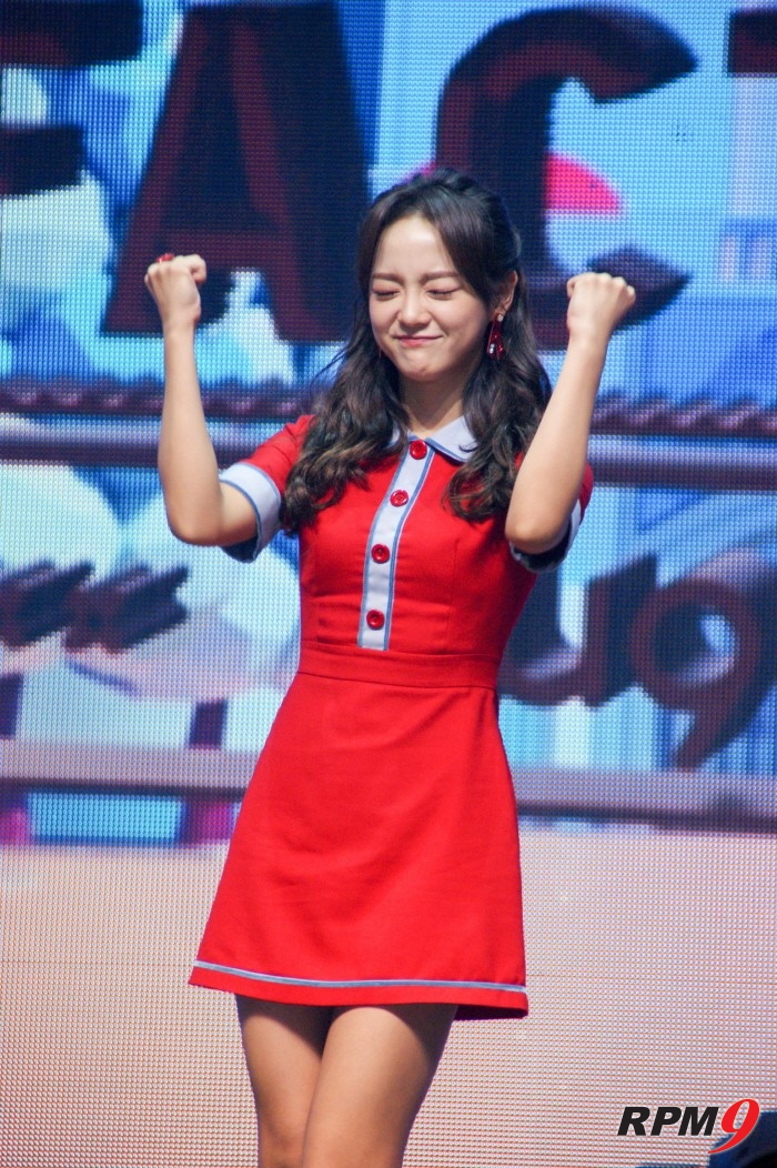 8일 오후 서울 광진구 예스24 라이브홀에서는 그룹 구구단의 새 싱글앨범 '초코코 팩토리(Chococo Factory)' 발매기념 쇼케이스가 개최됐다. 구구단 멤버 세정이 포토타임에 응하고 있다. (사진=박동선 기자)