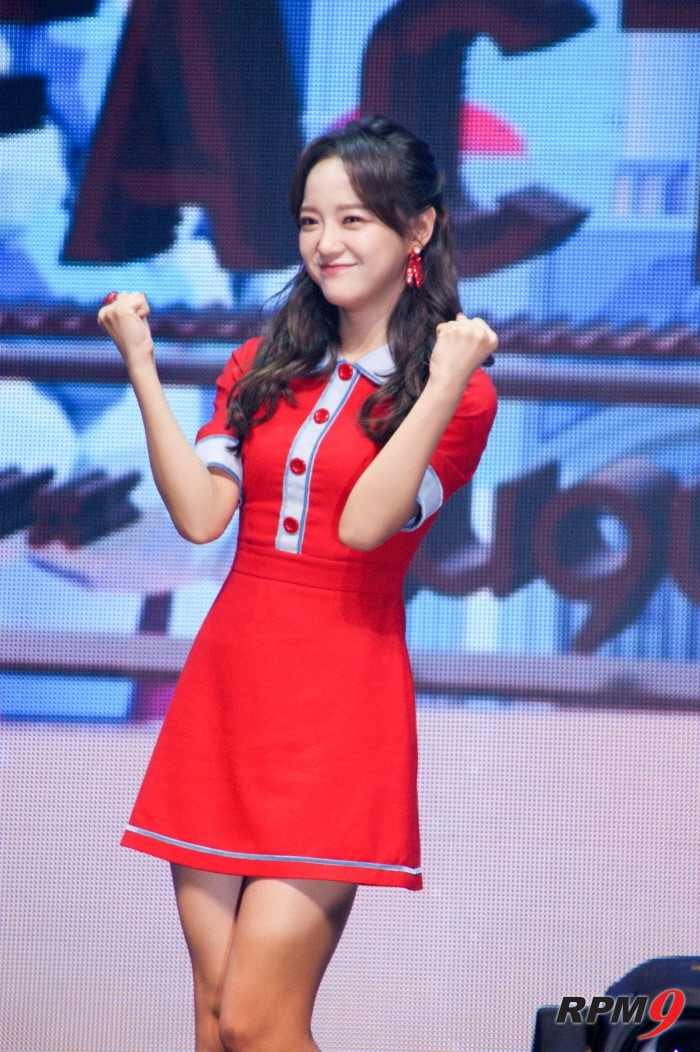 8일 오후 서울 광진구 예스24 라이브홀에서는 그룹 구구단의 새 싱글앨범 '초코코 팩토리(Chococo Factory)' 발매기념 쇼케이스가 개최됐다. 구구단 멤버 세정이 포토타임에 응하고 있다. (사진=박동선 기자)