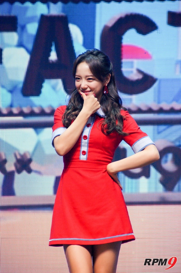 8일 오후 서울 광진구 예스24 라이브홀에서는 그룹 구구단의 새 싱글앨범 '초코코 팩토리(Chococo Factory)' 발매기념 쇼케이스가 개최됐다. 구구단 멤버 세정이 포토타임에 응하고 있다. (사진=박동선 기자)