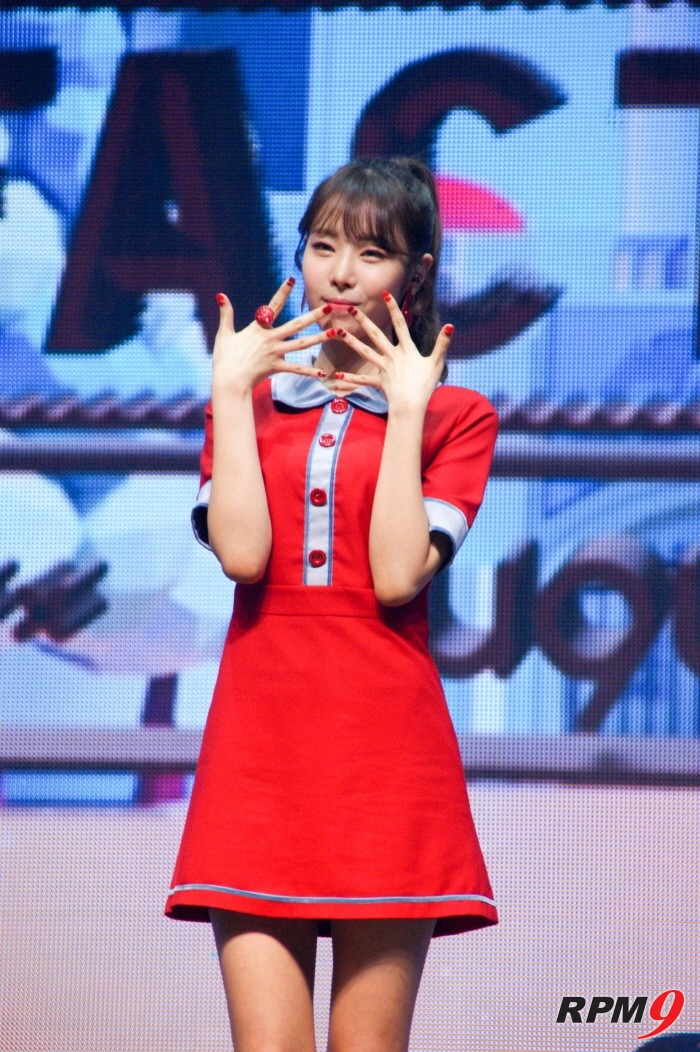 8일 오후 서울 광진구 예스24 라이브홀에서는 그룹 구구단의 새 싱글앨범 '초코코 팩토리(Chococo Factory)' 발매기념 쇼케이스가 개최됐다. 구구단 멤버 해빈이 포토타임에 응하고 있다. (사진=박동선 기자)
