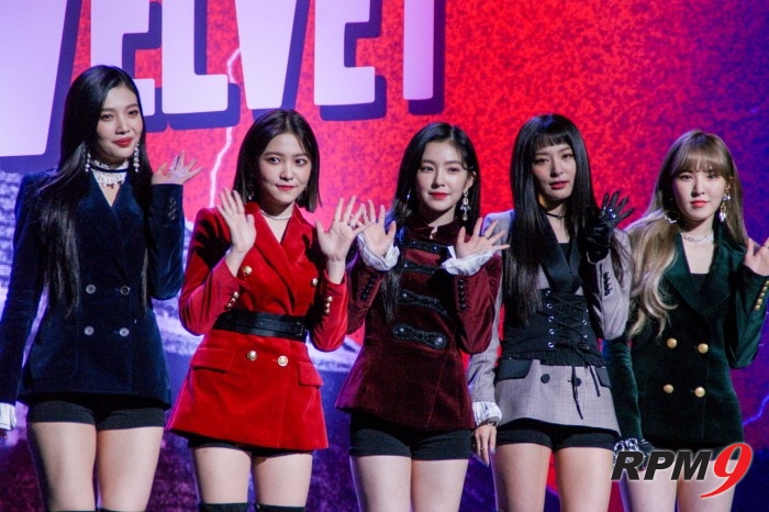 16일 서울 강남구 SMTOWN 코엑스아티움에서는 걸그룹 레드벨벳(Red Velvet)의 정규2집 '퍼펙트 벨벳(Perfect Velvet)' 발매기념 쇼케이스가 열렸다. (사진=박동선 기자)