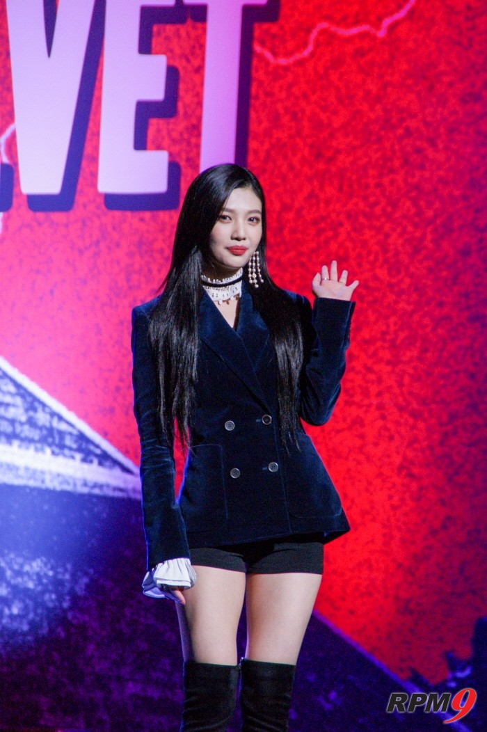 16일 서울 강남구 SMTOWN 코엑스아티움에서는 걸그룹 레드벨벳(Red Velvet)의 정규2집 '퍼펙트 벨벳(Perfect Velvet)' 발매기념 쇼케이스가 열렸다. (사진=박동선 기자)