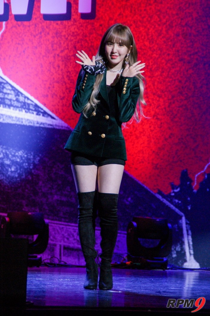 16일 서울 강남구 SMTOWN 코엑스아티움에서는 걸그룹 레드벨벳(Red Velvet)의 정규2집 '퍼펙트 벨벳(Perfect Velvet)' 발매기념 쇼케이스가 열렸다. (사진=박동선 기자)