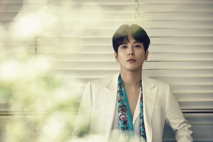 최근 서울 명동 소재 카페 'FNC WOW'에서 가수 겸 배우 정용화와 JTBC 금토드라마 '더 패키지' 종영 인터뷰를 가졌다. (사진=FNC엔터테인먼트 제공)