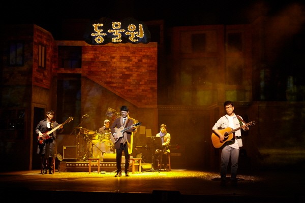 ‘그 여름, 동물원’ 공연사진(최성욱 배우). 사진=더그룹 제공
