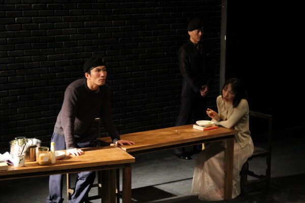 ‘오셀로의 식탁’ 공연사진. 사진=극단/소극장 산울림, 아트판 제공