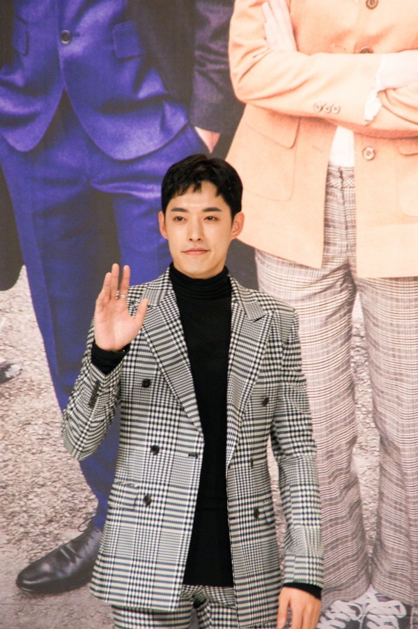6일 서울 영등포구 타임스퀘어 아모리스홀에서는 오는 12일 오전 9시 방송될 KBS2 TV소설 '파도야파도야' 제작발표회가 개최됐다. 신인배우 정헌이 포토타임에 응하고 있다. (사진=박동선 기자)