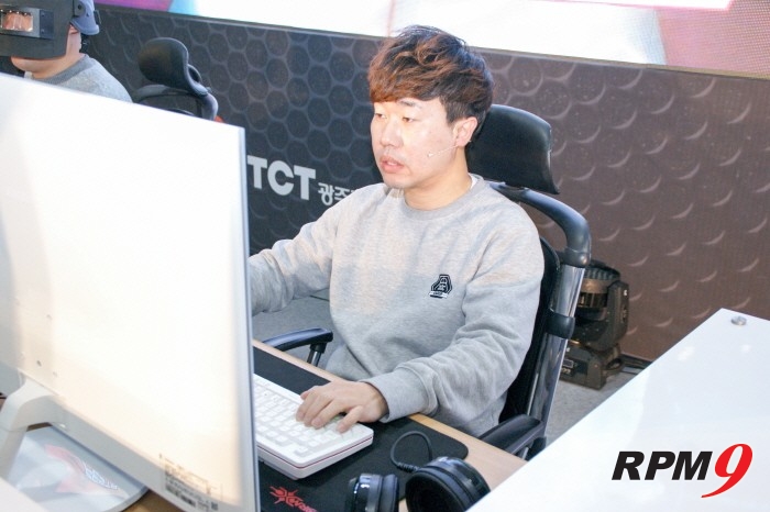 개그맨 양선일이 24일 헝그리앱TV 공식 소셜채널(네이버TV·아프리카TV·유튜브)로 방영된 '제1회 지투페스타-배틀그라운드 스페셜매치' 생방송에 출연했다. (사진=박동선 기자)