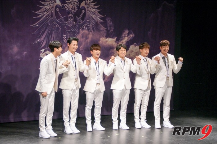 25일 서울 송파구 올림픽공원 뮤즈라이브홀에서는 그룹 신화의 데뷔 20주년 기념 팬파티 'All your Dreams'의 기자간담회가 개최됐다. (사진=박동선 기자)