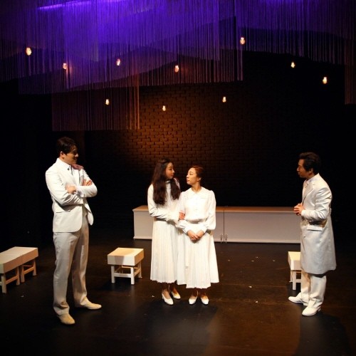 ‘줄리엣과 줄리엣’ 공연사진. 사진=극단/소극장 산울림, 아트판 제공