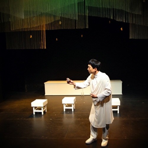 ‘줄리엣과 줄리엣’ 공연사진. 사진=극단/소극장 산울림, 아트판 제공