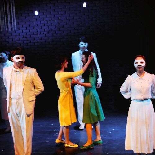 ‘줄리엣과 줄리엣’ 공연사진. 사진=극단/소극장 산울림, 아트판 제공