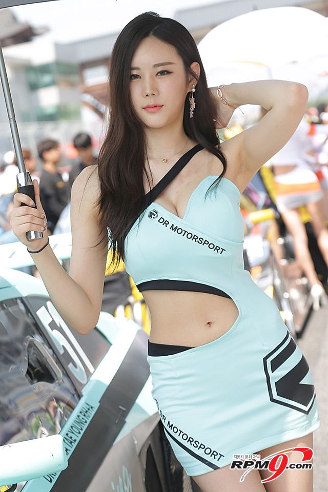 CJ대한통운 슈퍼레이스 챔피언십 3전 DR 모터스포트 소속 레이싱걸 류정인