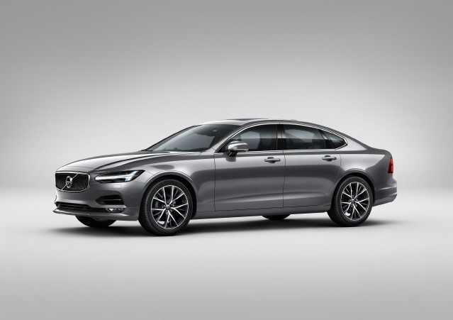 볼보자동차, 가격 경쟁력 높인 2019년형 XC60과 S90 선보여