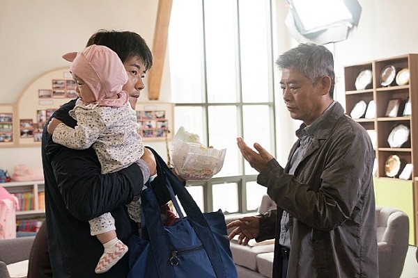 ‘탐정: 리턴즈’ 스틸사진. 사진=크리픽쳐스, CJ 엔터테인먼트 제공