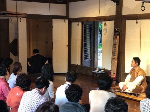 ‘거문고 김준영’ 공연사진. 사진=남산골한옥마을 서울남산국악당 제공