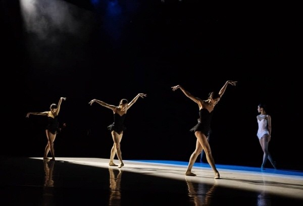 ‘Two Feathers’ 공연사진, 사진=정형일 Ballet Creative 제공