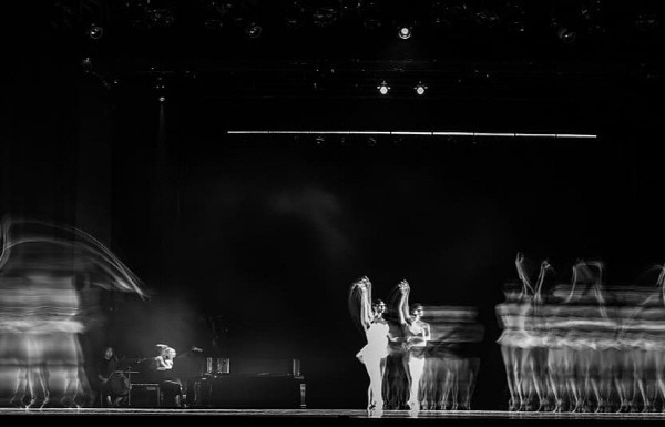 ‘Two Feathers’ 공연사진, 사진=정형일 Ballet Creative 제공