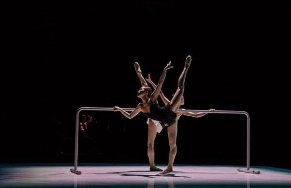 ‘Two Feathers’ 공연사진, 사진=정형일 Ballet Creative 제공