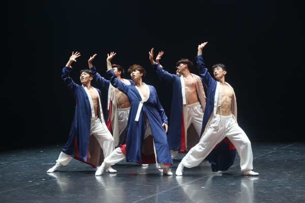 ‘KNB MOVEMET SERIES 4’ 김명규 안무 ‘이몽룡아~~~~~~~’ 공연사진, 사진=국립발레단 제공