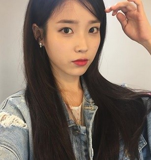 사진=아이유 SNS