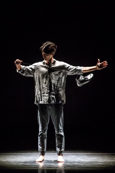 ‘스텝업’ 중 ‘0g’ 공연사진. 사진=국립현대무용단(황승택 촬영) 제공