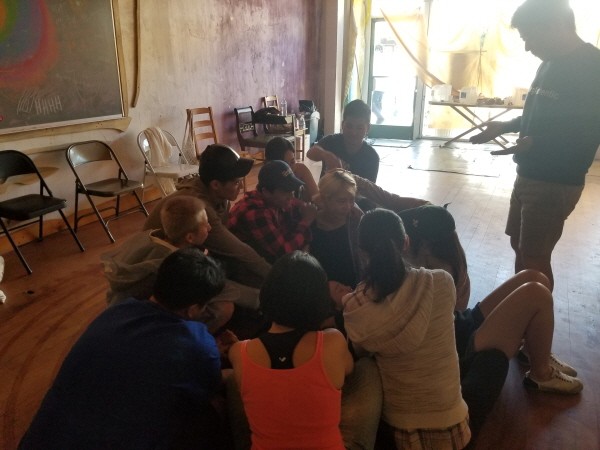 심려진에게 많은 영항을 준 LA acting Workshop. 서클 액서사이즈를 하면서 “나에게 무한한 가능성과 내가 받고 있는 사랑을 느끼고 내가 내 인생을 디자인 할 수 있다는 것을 체험했다”. 사진=심려진 제공