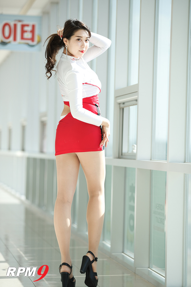 레이싱모델 태림, KIC 오프로드 그랑프리에서 당당한 포즈
