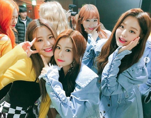 사진=아이즈원 공식 SNS