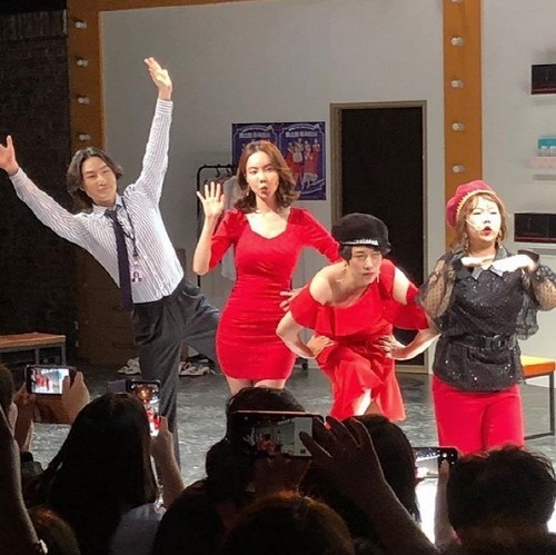 ‘Shop on the Stage 홈쇼핑 주식회사’ 공연사진. 사진=김나희 인스타그램 캡처