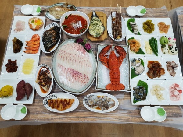 여수맛집 ‘진남횟집’, “겨울바다여행, 모듬회정식으로 제철해산물 즐기세요”