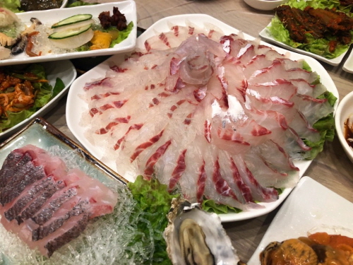 [맛집Story] 봄기운 만연한 여수 여행...여수 맛집 사계절횟집의 자연산 감성돔