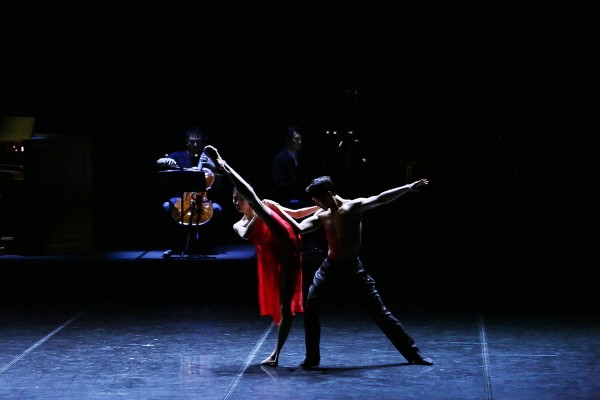 국립발레단 ‘Dance into the Music(댄스 인투 더 뮤직)’ 中 ‘The Road’ 공연사진. 사진=국립발레단 제공