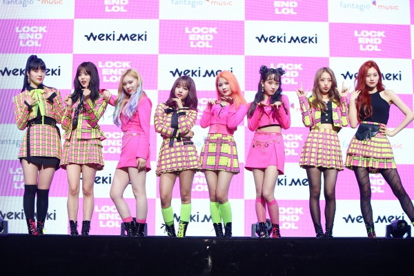 위키미키(Weki Meki) 두 번째 싱글 앨범 ‘LOCK END LOL’ 발매기념 쇼케이스 공연사진. 사진=판타지오 제공