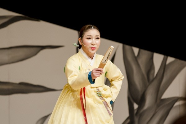 국립극장 완창판소리 5월 ‘오민아의 심청가-강산제’ 공연사진. 사진=국립극장 제공