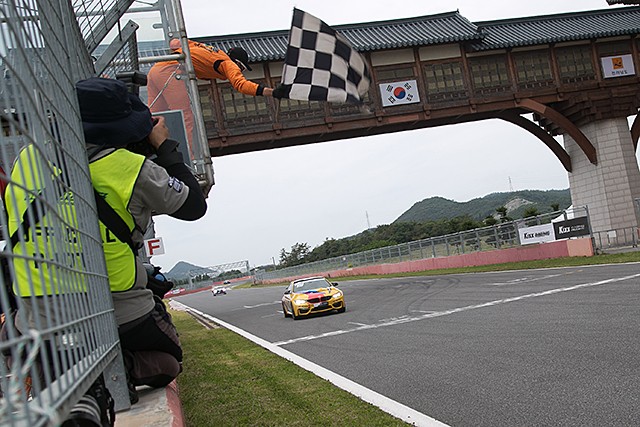 CJ대한통운 슈퍼레이스 챔피언십 3전 BMW M 클래스 1위, 형진태 선수 (사진 황재원 기자)