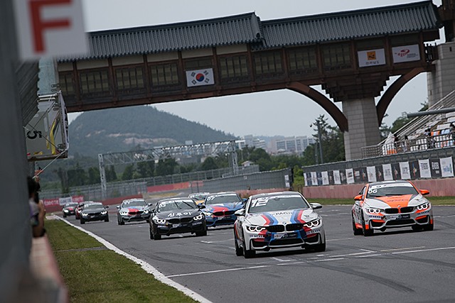 CJ대한통운 슈퍼레이스 챔피언십 3전 BMW M 클래스 2위 , 정기용 선수 (사진 황재원 기자)