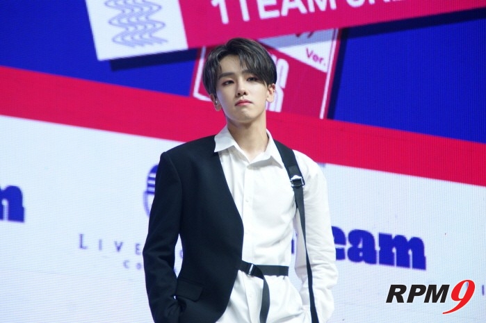 6일 서울 광진구 예스24 라이브홀에서는 1TEAM(원팀) 새 미니앨범 'ONE' 발매기념 쇼케이스가 열렸다. 리더 루빈. 